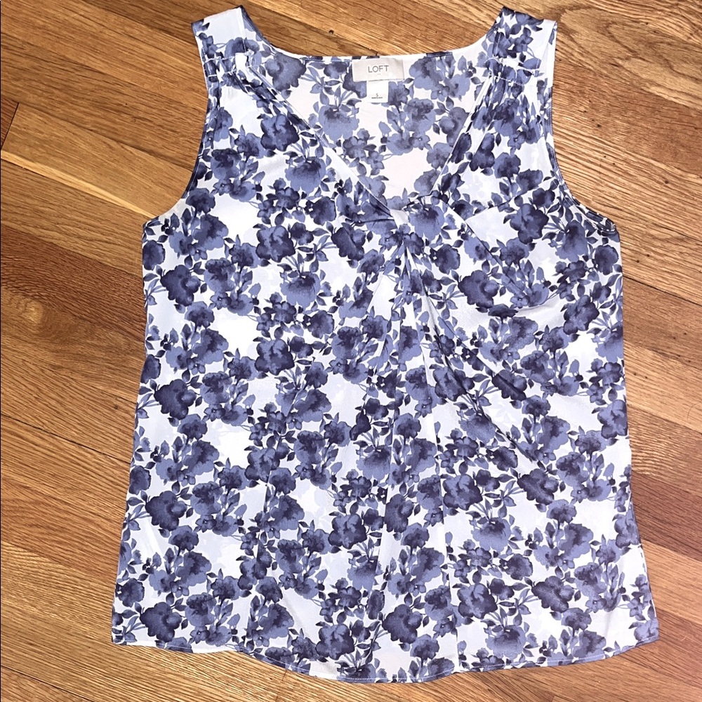 LOFT Women's Blue Floral Tank Top Size Small
